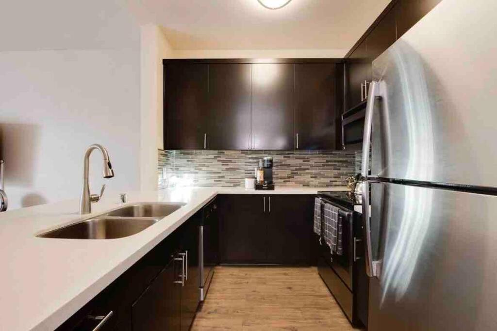 The Nest A Spacious 1 Bedroom Apartment With A Pool View ロサンゼルス エクステリア 写真